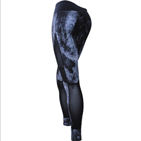 Dark - Picture 7 of 8